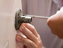 Security Locksmith Services New Haven, CT 203-433-3453 Security Locksmith Services New Haven, CT 203-433-3453 - 18-Emergency-Opening